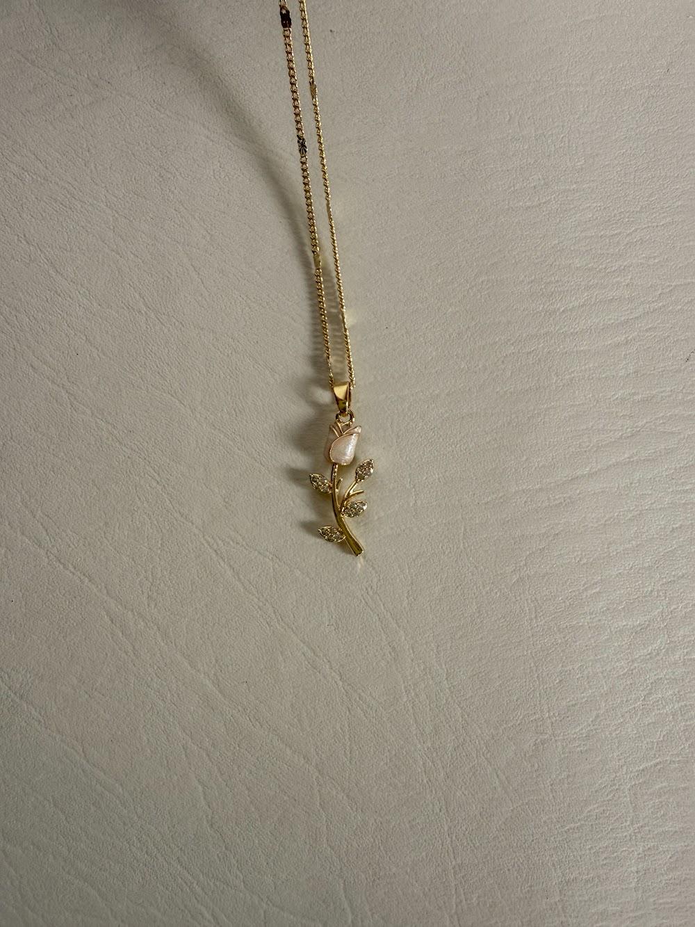 Cadena Rosa Blanca